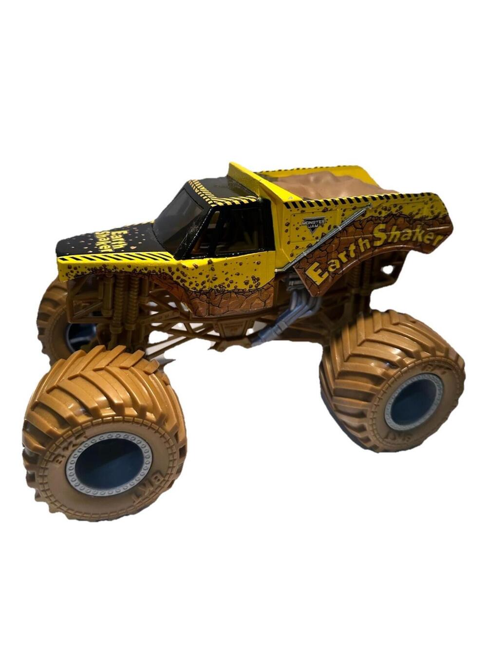 Monster Jam Earth Shaker 1:24 Diecast Monster Truck Spin Master Brown BKT Tires